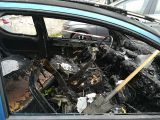 Incendio doloso, in fiamme una Peugeot 206
