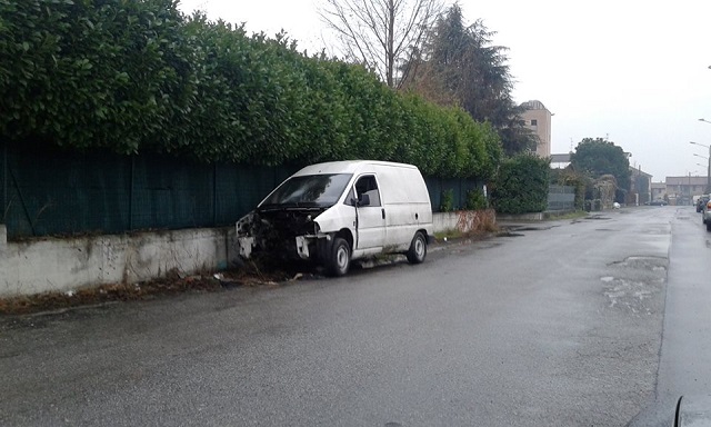 furgoneviaprimomaggio2013.jpg