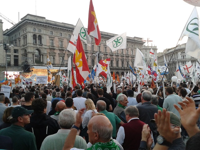 lega_milano_stopb.jpg