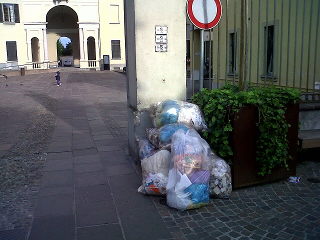centrorifiuti.jpg