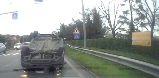 incidente_ribaltata1.jpg