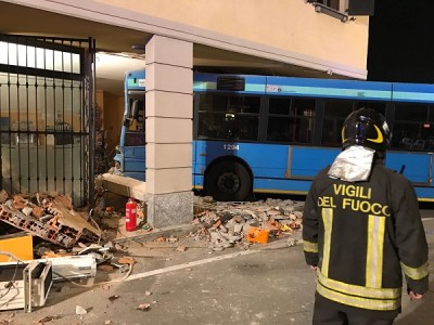 bus_busnago.jpg