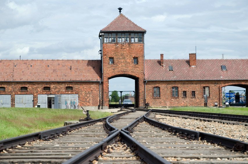 auschwitz.jpg