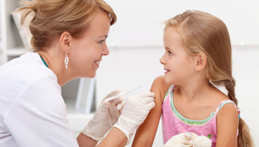 vaccinazione-bambina.jpg