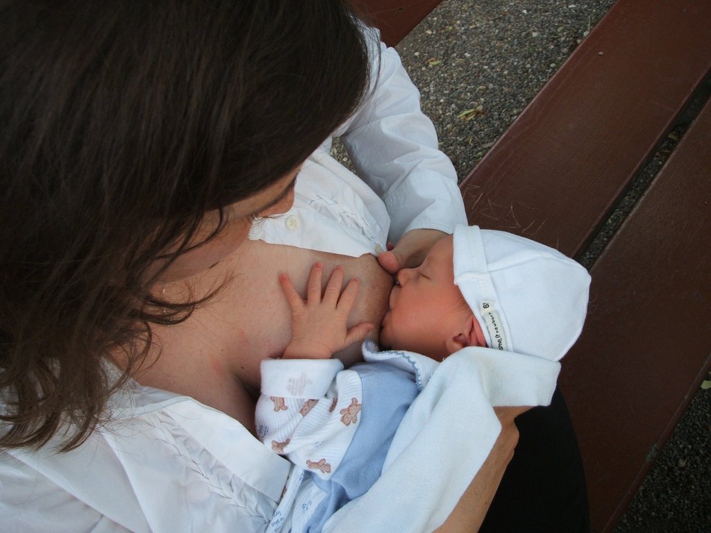 breastfeeding-gdfaa3f905_1920.jpg