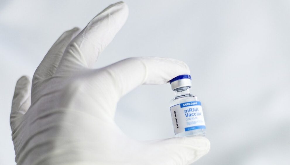 vaccine-g25b443c40_1920.jpg