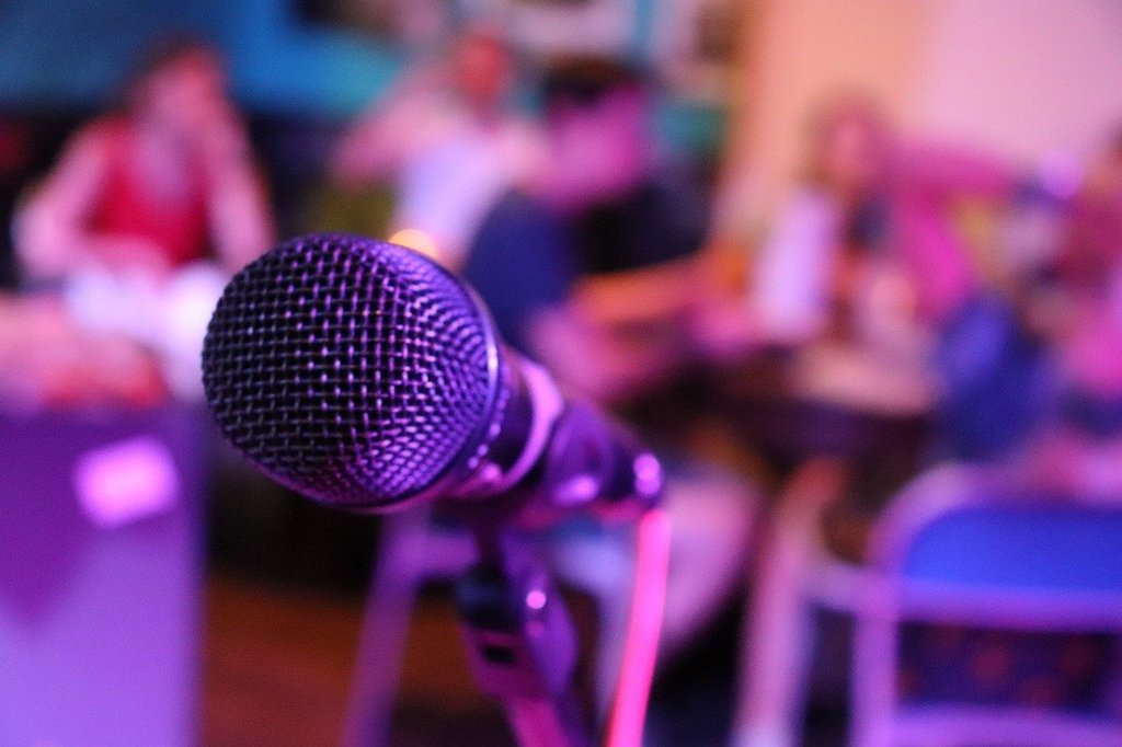 microphone-gbbce1973a_1280.jpg