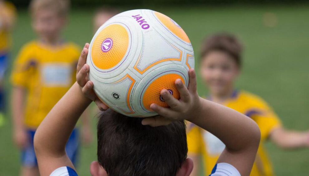 soccer-2911183_1920.jpg