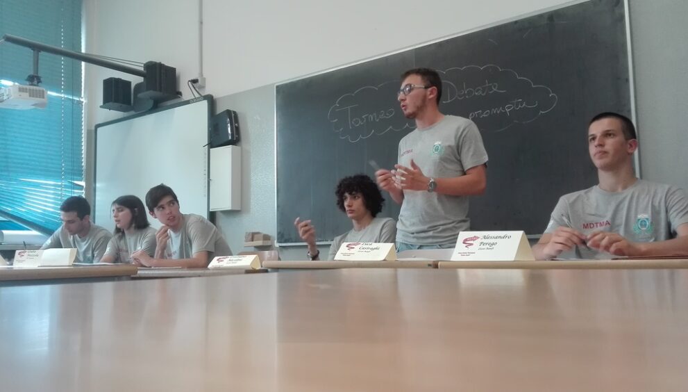 liceo_banfi_debate.jpg