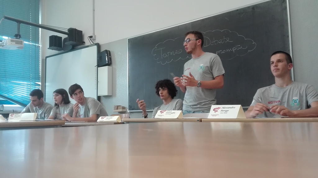 liceo_banfi_debate.jpg