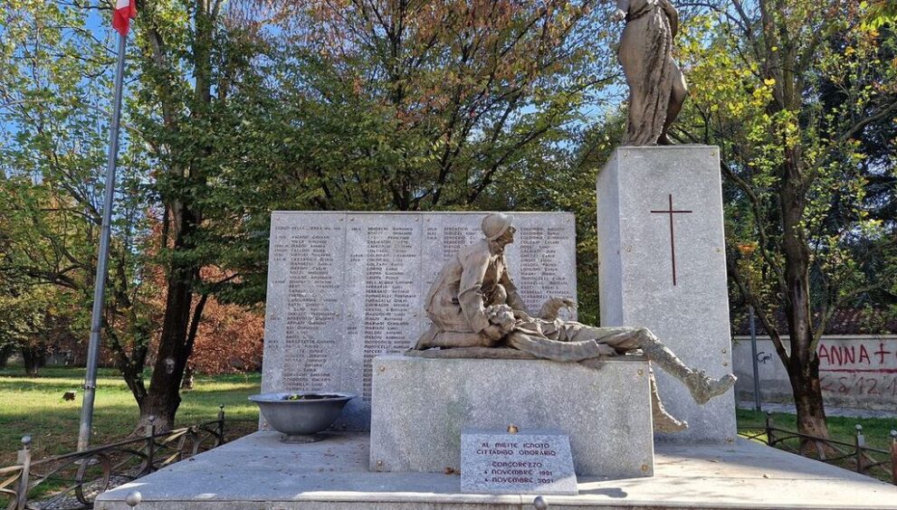 monumento ai caduti.jpg