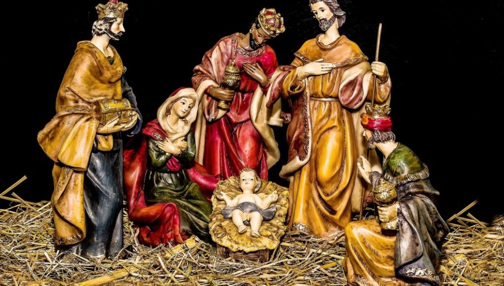 christmas-crib-figures-g72d174731_1920.jpg