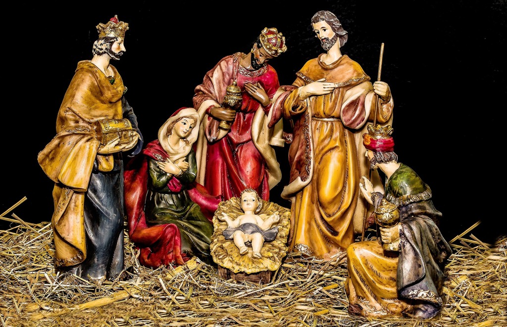 christmas-crib-figures-g72d174731_1920.jpg