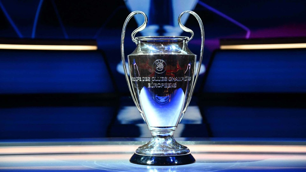20221030_Champions_League_trophy.jpeg