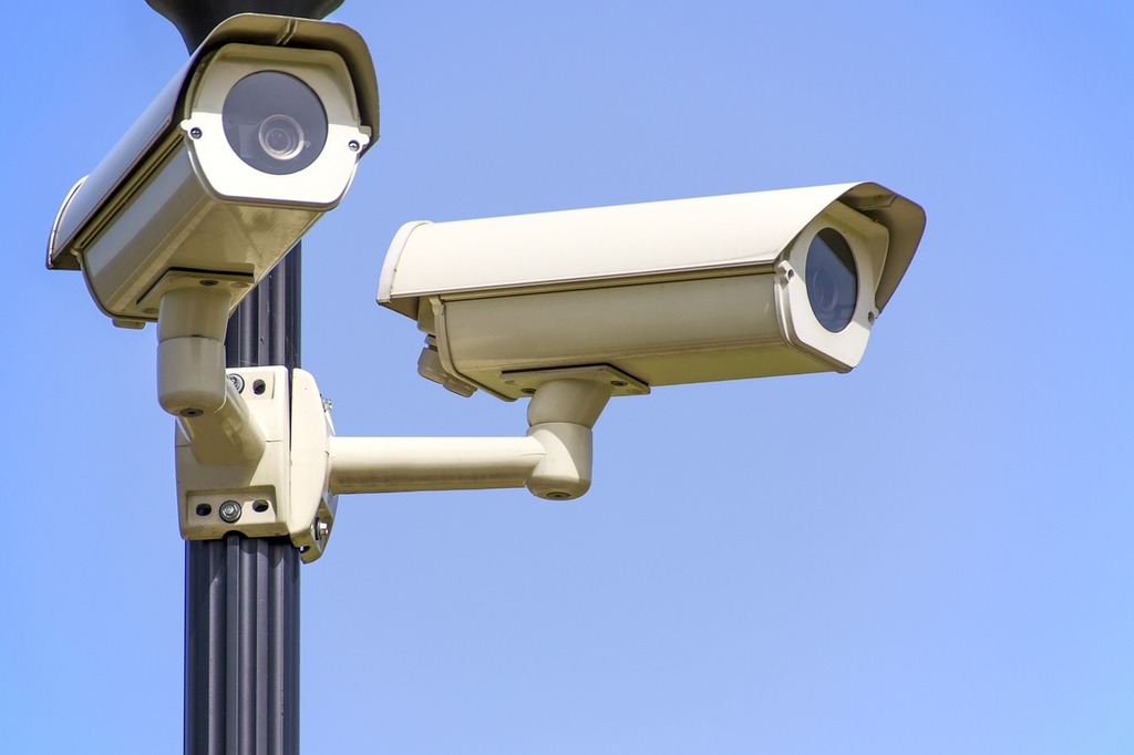 monitoring-gf100ee645_1280.jpg