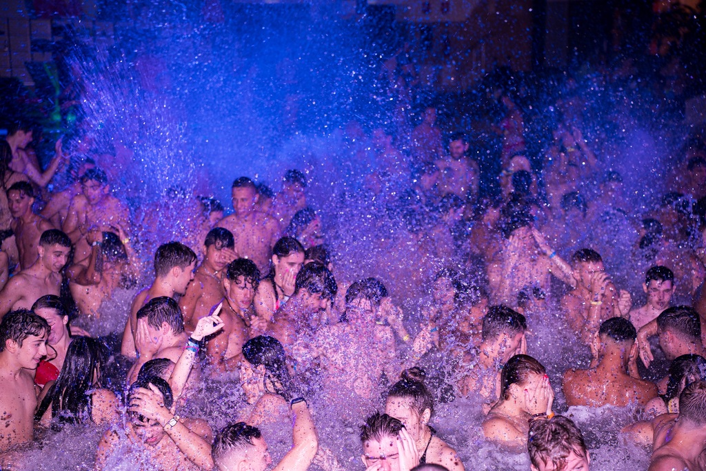 AW_ schiuma party (1).jpg